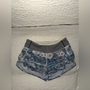 Lululemon Speed Short 3” Blue Blurry Belle Tink Stripe‎ Women’s Size 4 Vintage